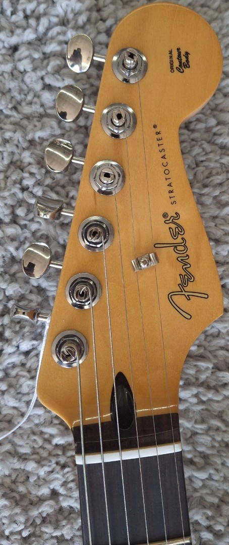 Fender Player II Stratocaster, Rosewood Fingerboard, Coral Red Finish – MIM