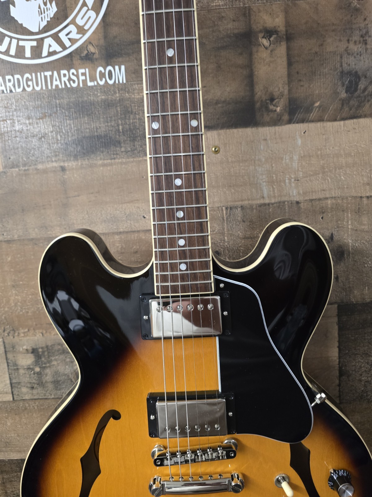 2023 Gibson ES-335 Semi-Hollow Electric Guitar Vintage Sunburst + OHSC. 7.5 Lb