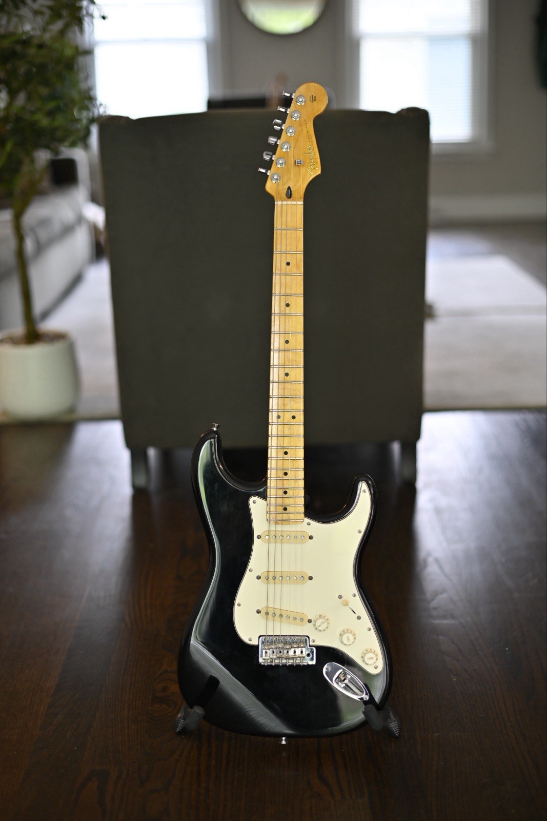 Fender Stratocaster Black Electric Guitar Right-Handed Nitro Neck