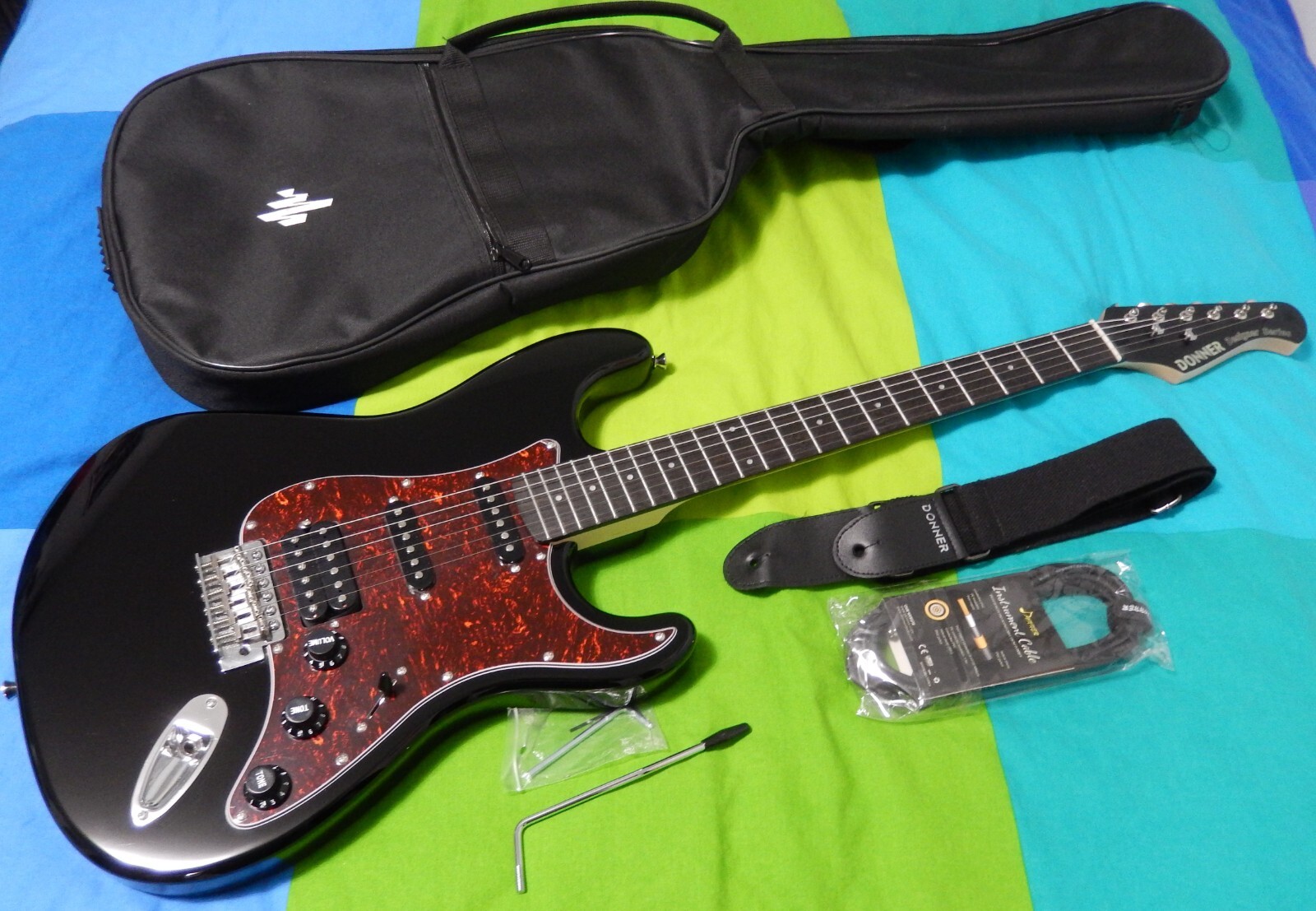 Donner Designer Series 39″ Solid Body Electric Guitar DST-200 Package