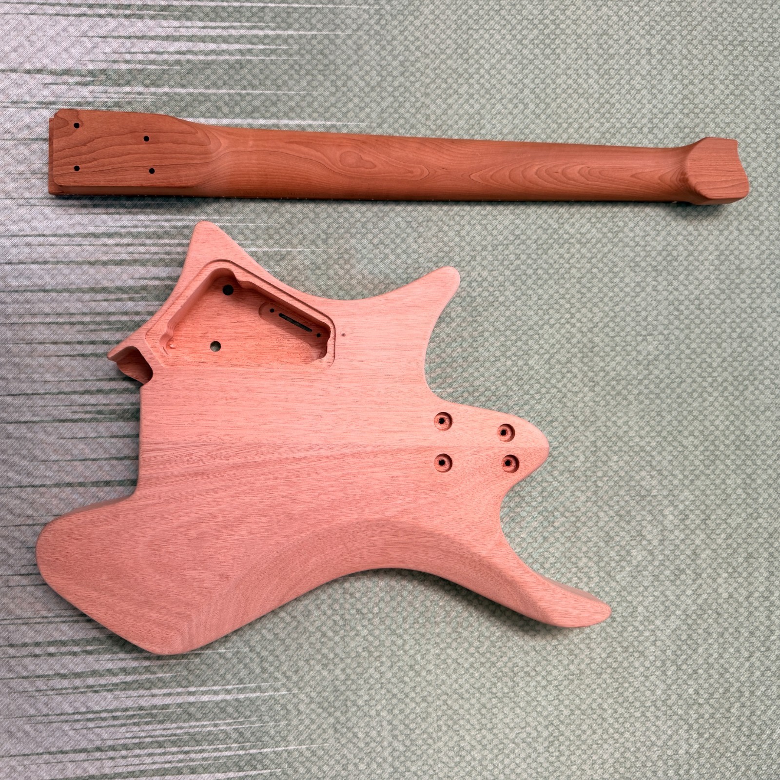 Headless DIY Electric Guitar Kit Flame Maple Veneer Roasted Maple Neck BK part