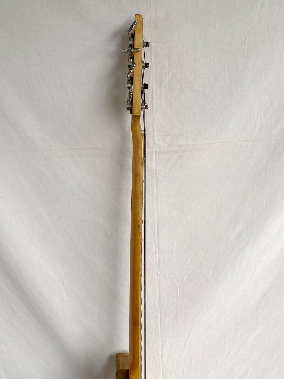 Vintage VANTAGE Avenger Electric Bass. Natural Wood JAPAN. Rare