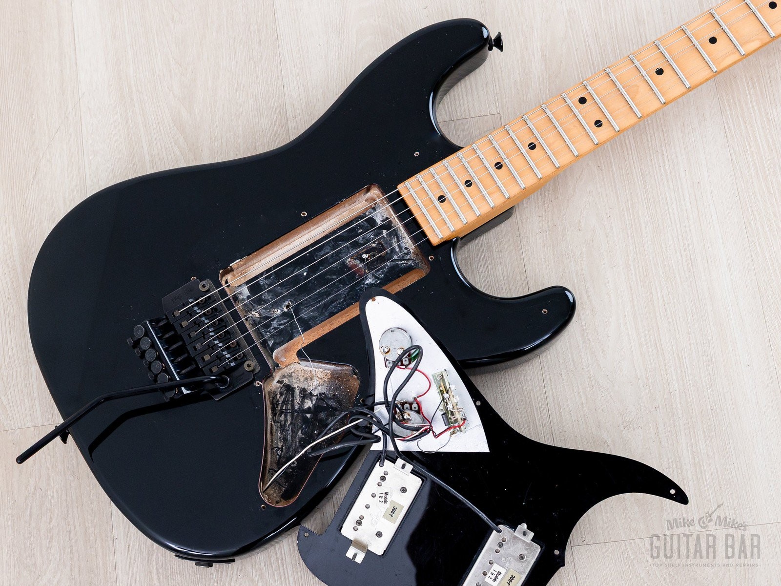 1988 Charvel by Jackson 1A2H Superstrat Black HH w/ Locking Tremolo, Japan