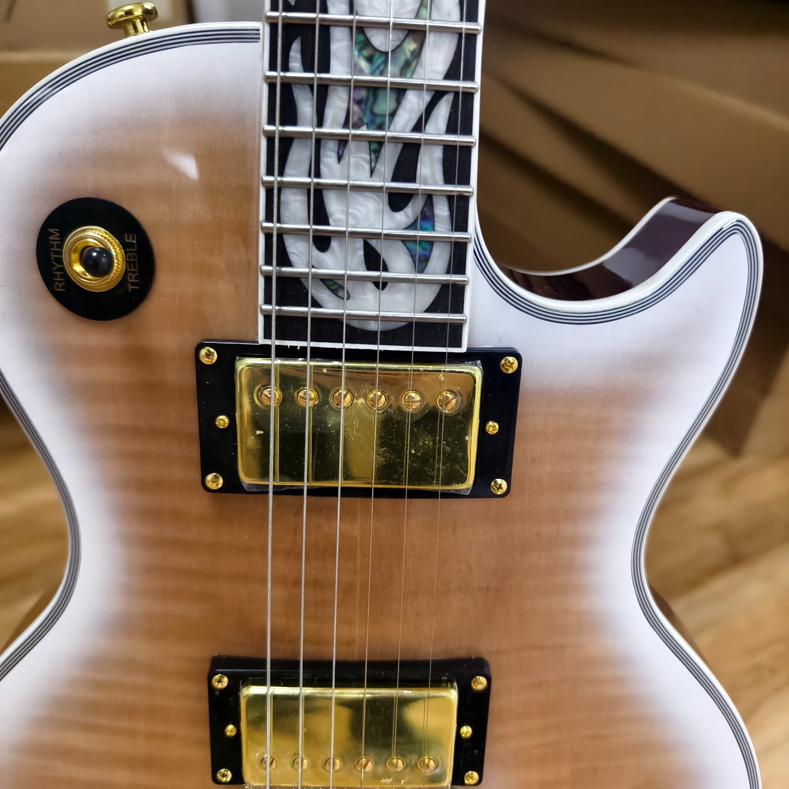 LP Custom Electric Guitar White Gray Tiger Flame Top Special Abalone Fire Patter