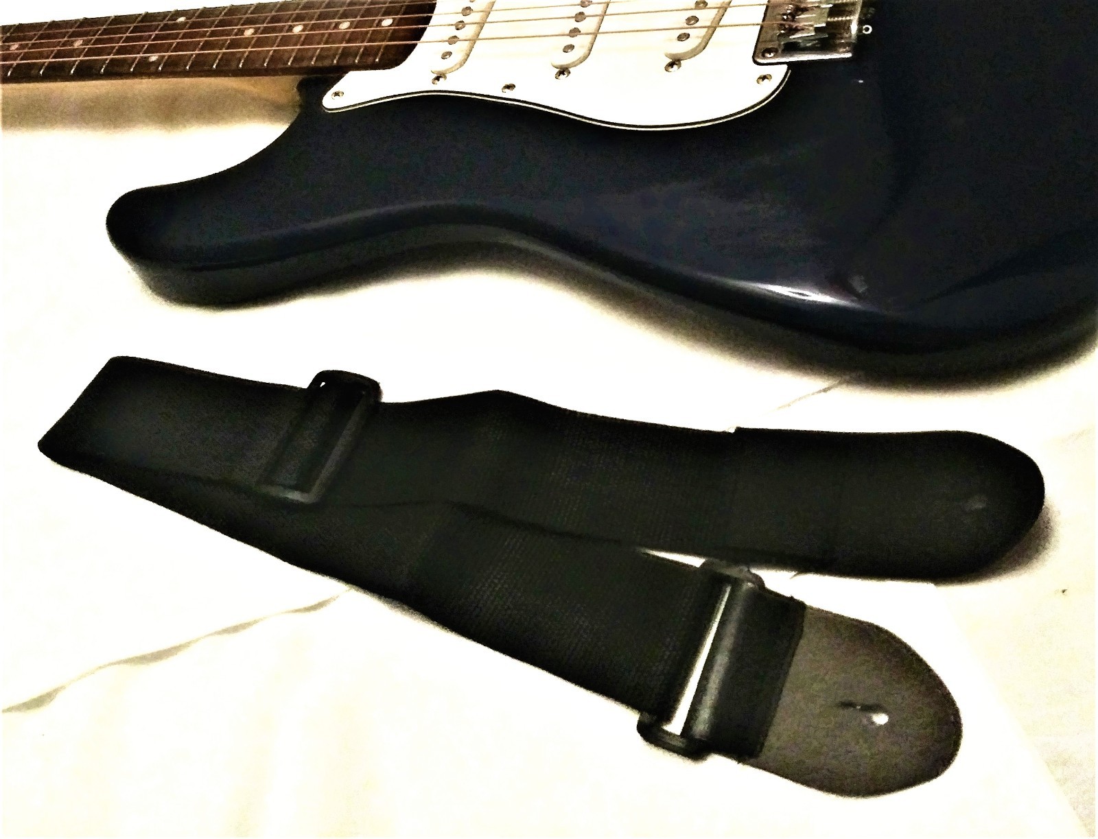 🎶FREE SHIPPING!🎵S Style Electric Guitar +Case/Bag +Strap +Cable +Pick!