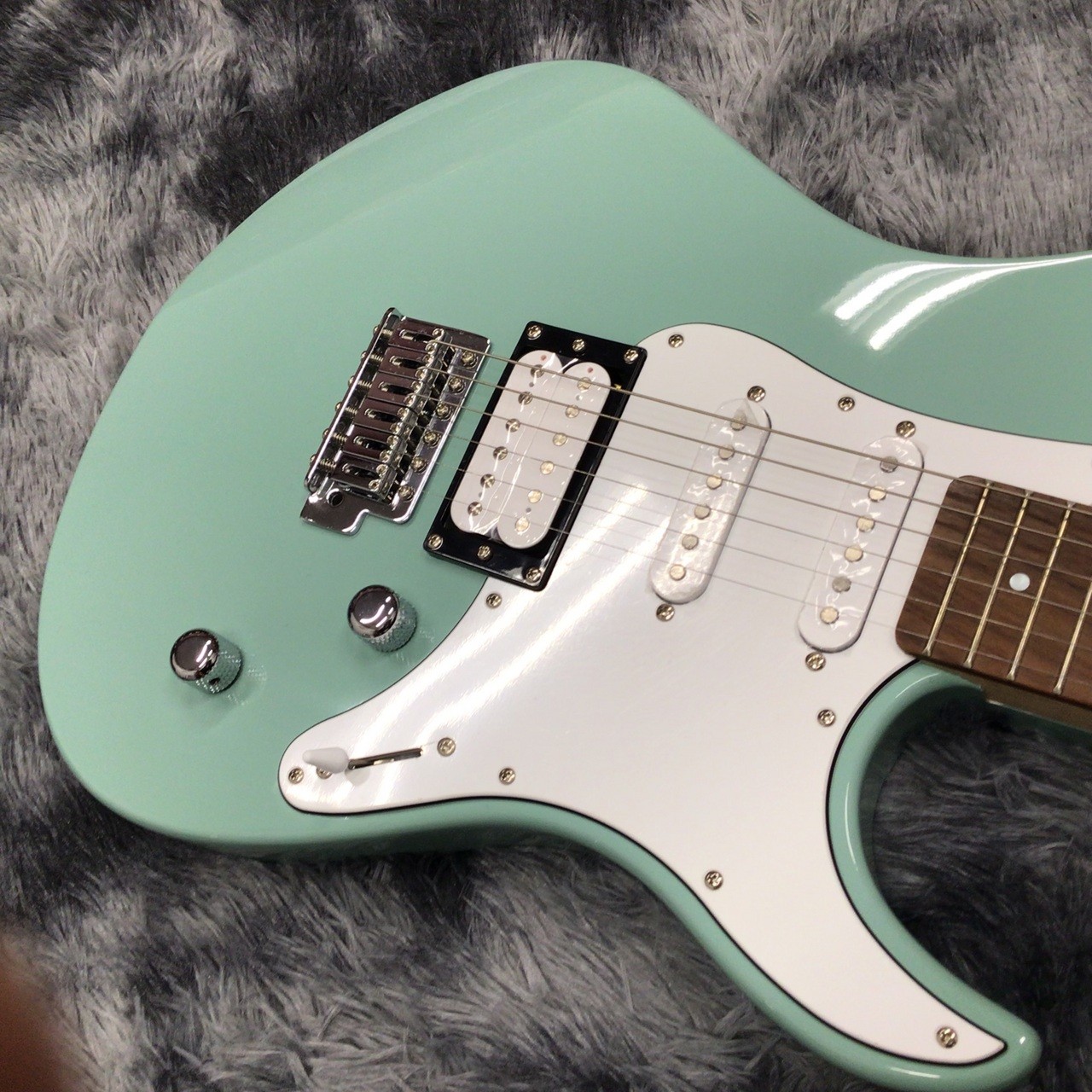 YAMAHA PACIFICA112V SOB Sonic Blue