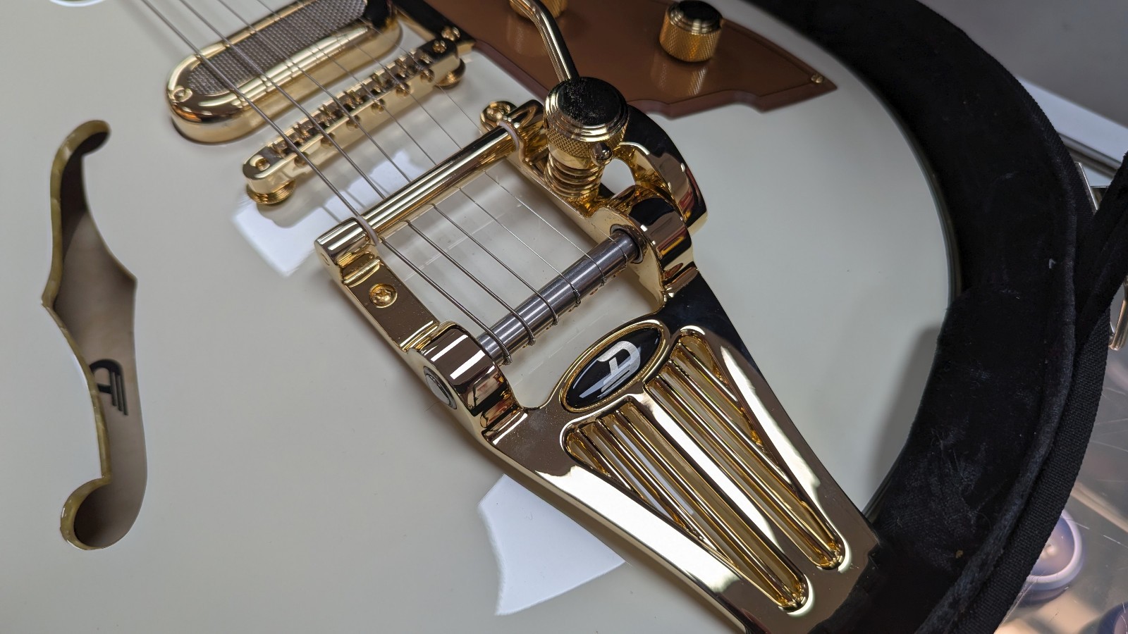 Mint condition Duesenberg Starplayer TV Phonic W/ Orig. Case & All Paperwork
