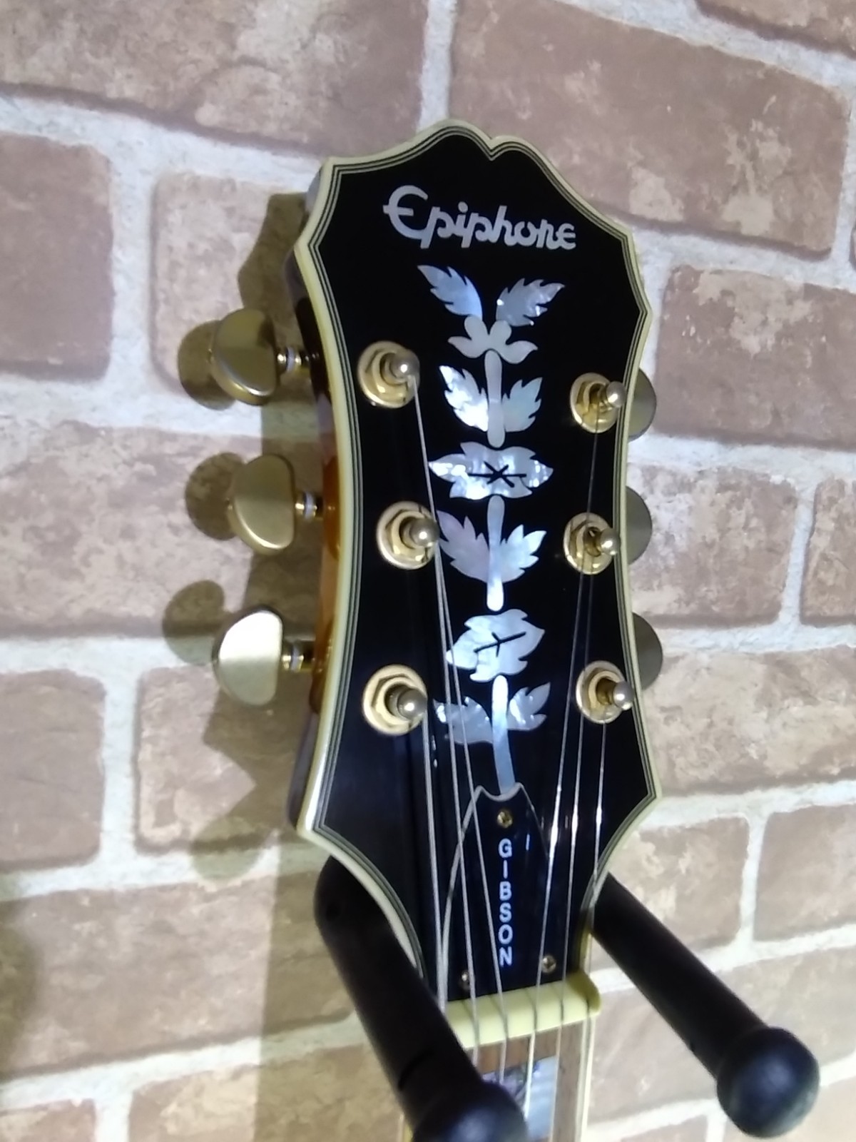 EPIPHONE SHERATON-II VS semi-acoustic electric guitar