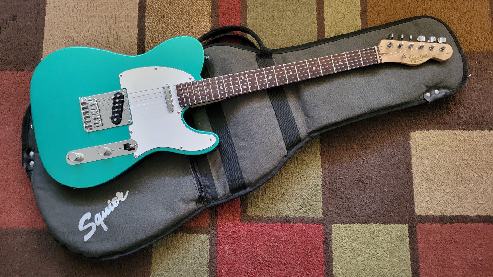 2020 Fender Squier Affinity Telecaster Metallic Race Green w/Deluxe Gig bag