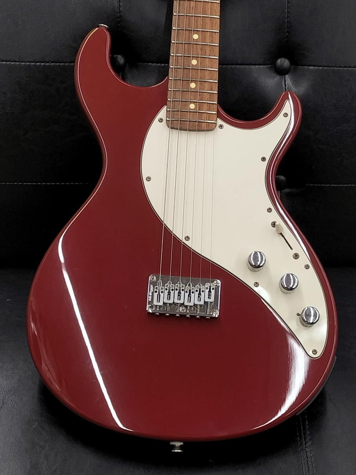 LINE6 VARIAX 300 Used Agathis body Maple neck Rosewood fingerboard Red