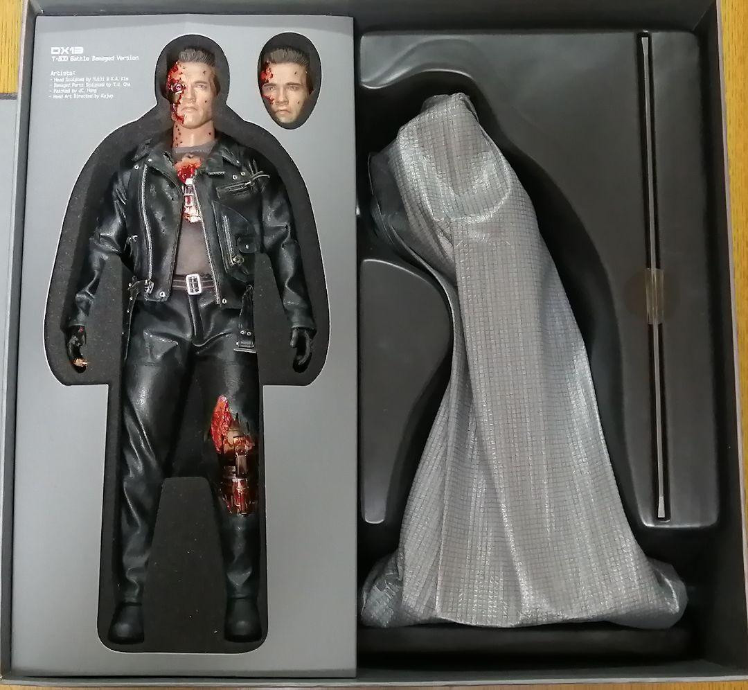 Hot Toys Movie Masterpiece Figure Terminator 2 DX13 T-800 Battle Damage Used