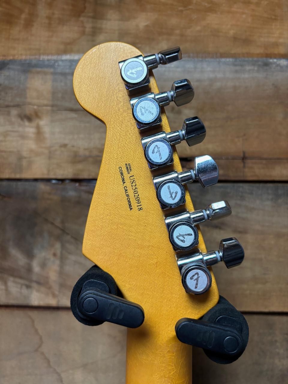 Fender American Ultra Luxe Vintage 50’s Strat MB White Blonde w/case