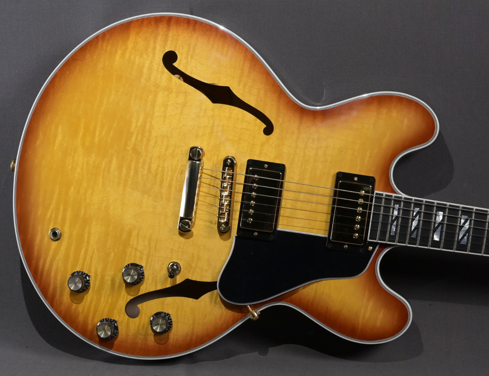 Gibson ES-335 Supreme Royal Tan