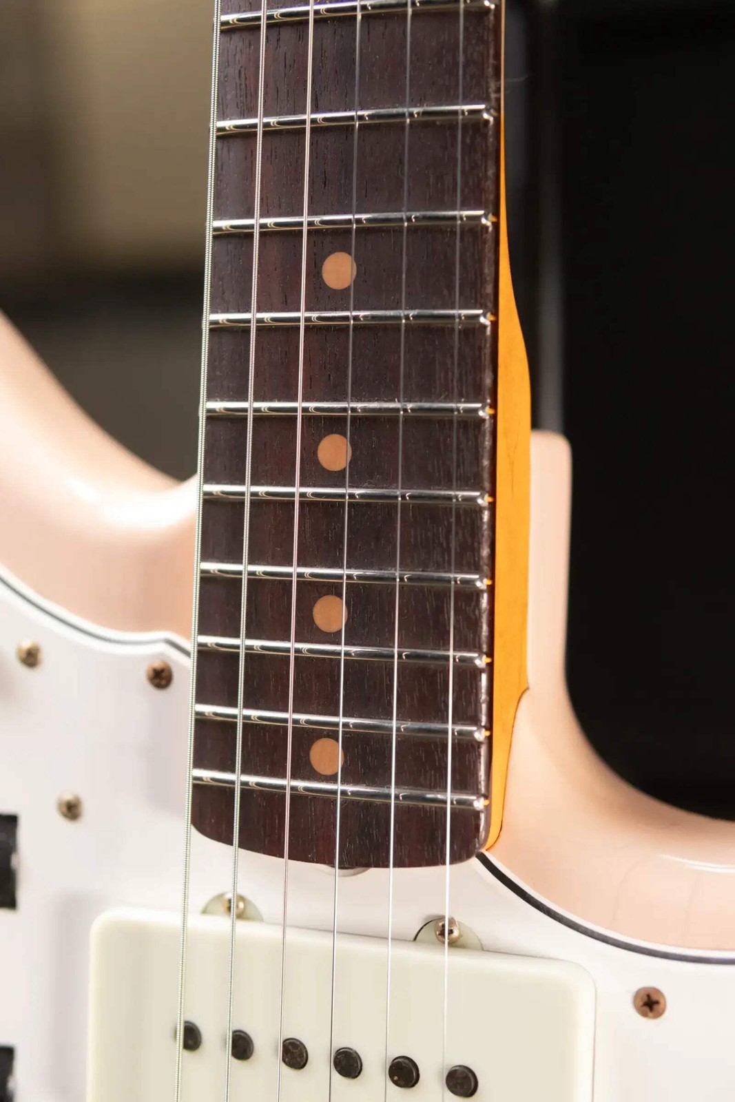Fender Custom Shop 1963 Jazzmaster Relic Electric Guitar – Aged Shell Pink with