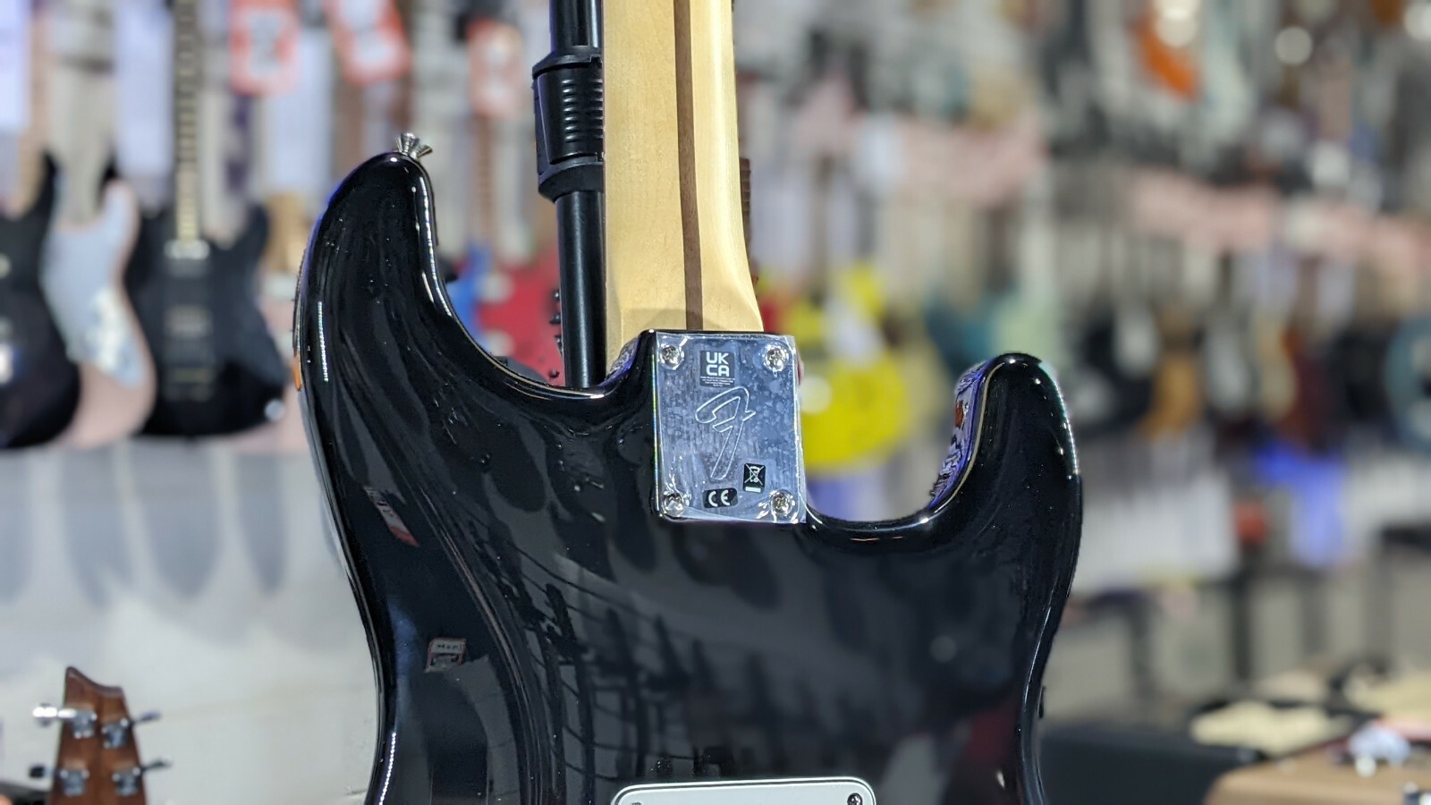 Fender Player Stratocaster Left-handed – Black with Pau Ferro Fingerboard! 432