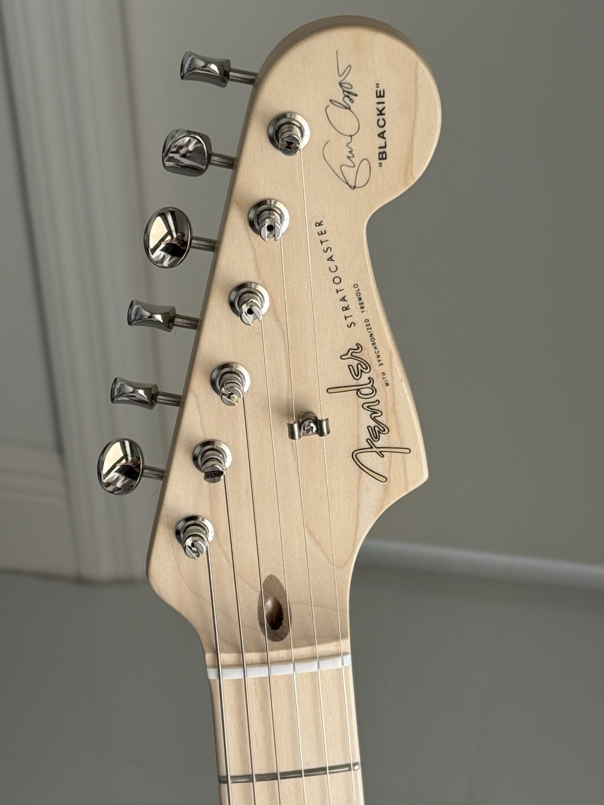 Fender USA Eric Clapton Crossroads Crash 4 Guitar