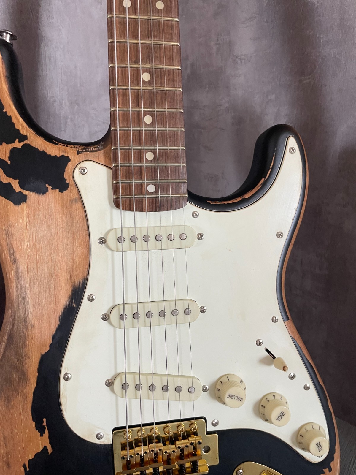Black1 Aged Relic Electric Guitar Matte Deluxe Hardware Alder Body