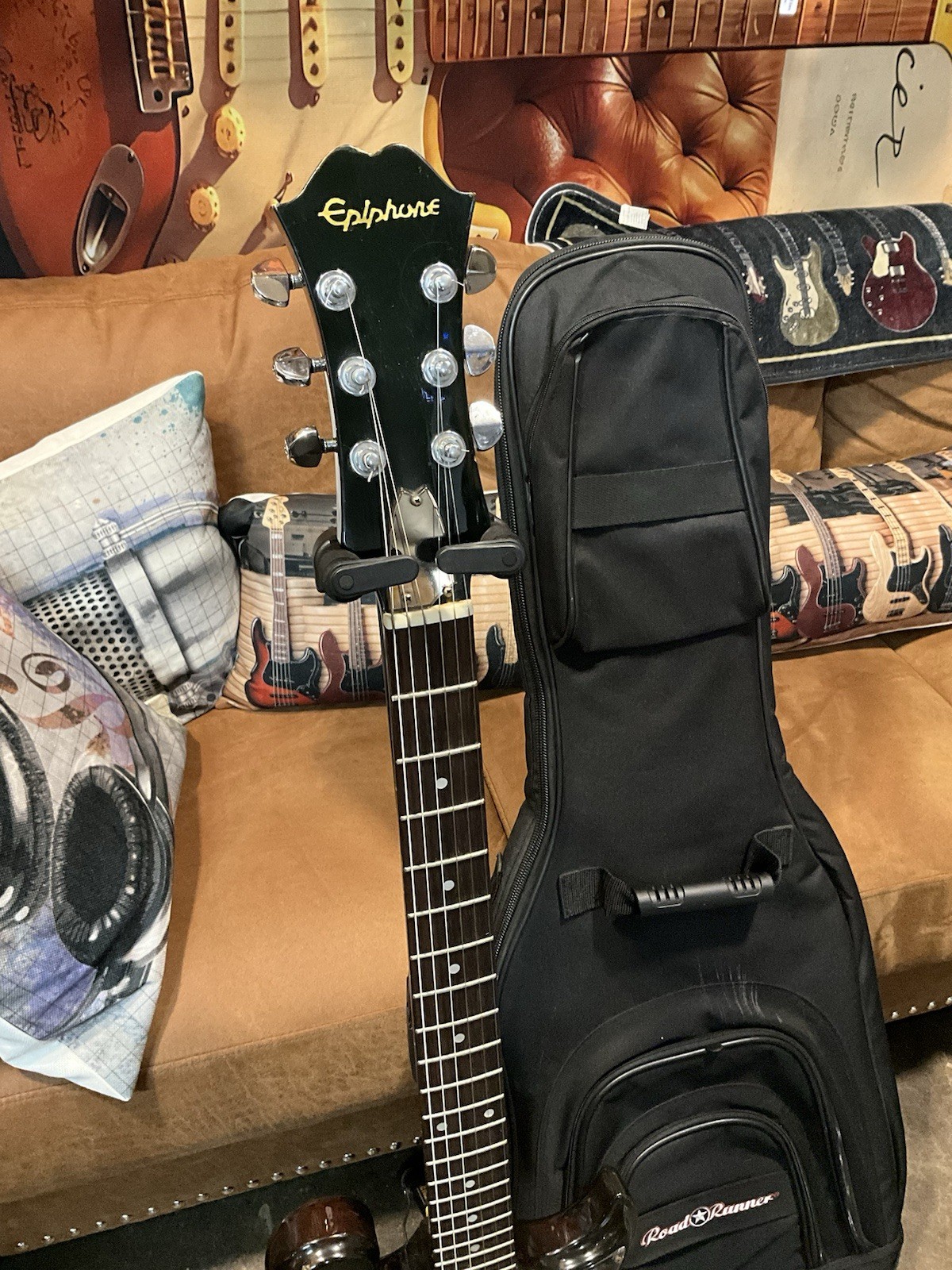 epiphone SC-450 scroll solid body electric guitar made in Japan 1970s in walnut