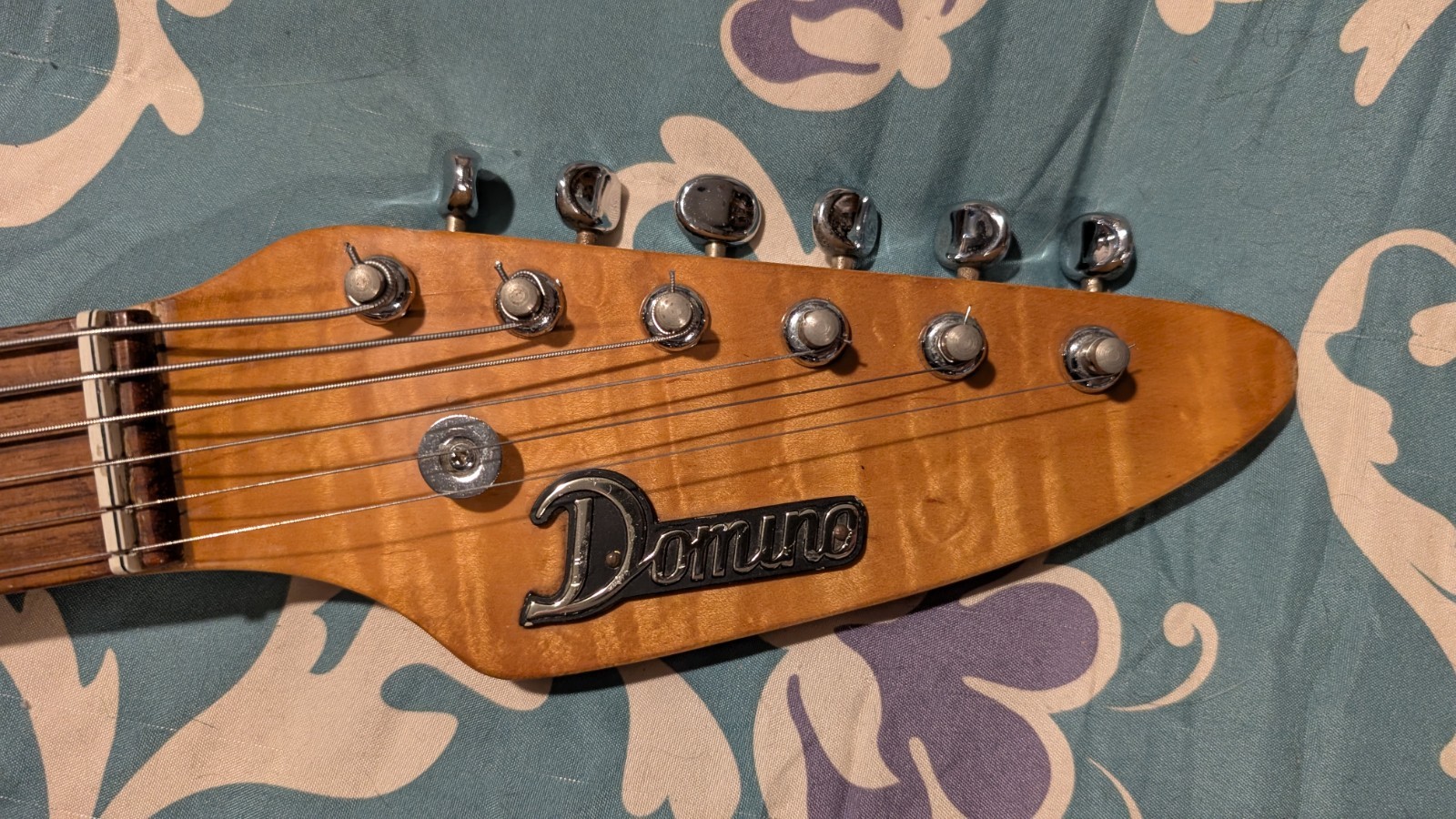 VINTAGE DOMINO CALIFORNIAN PHANTOM STYLE ELECTRIC GUITAR MADE IN JAPAN seafoam