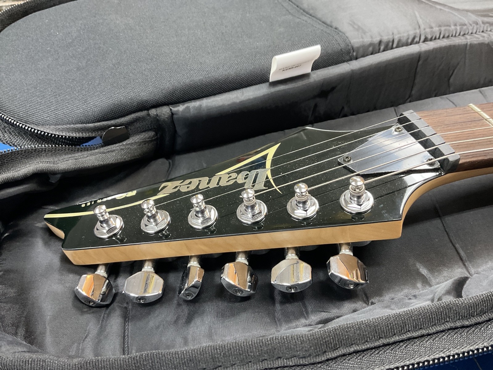 Ibanez RG120 black electric guitar w/ road runner gig bag