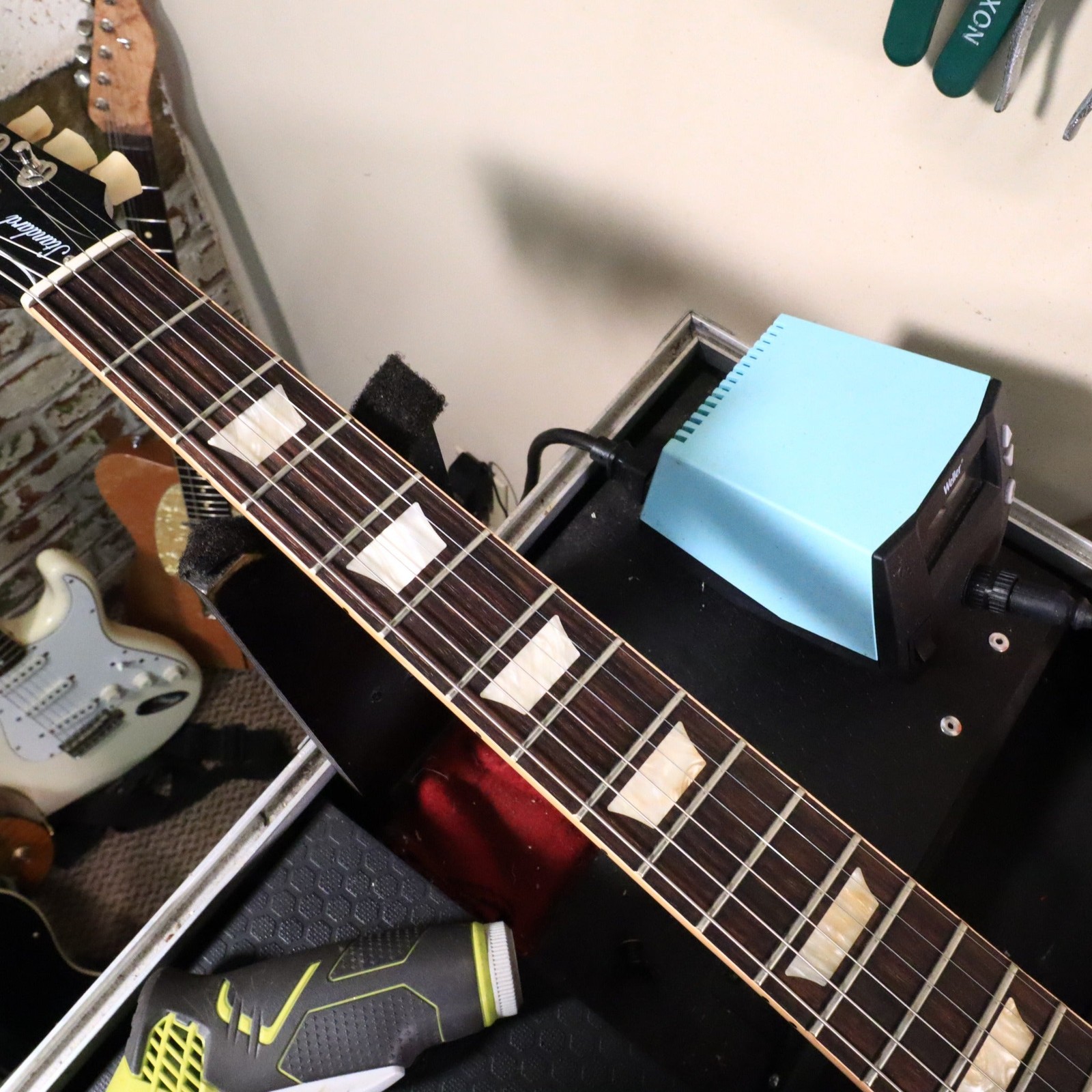 2019 Gibson Les Paul Standard Goldtop Electric Guitar