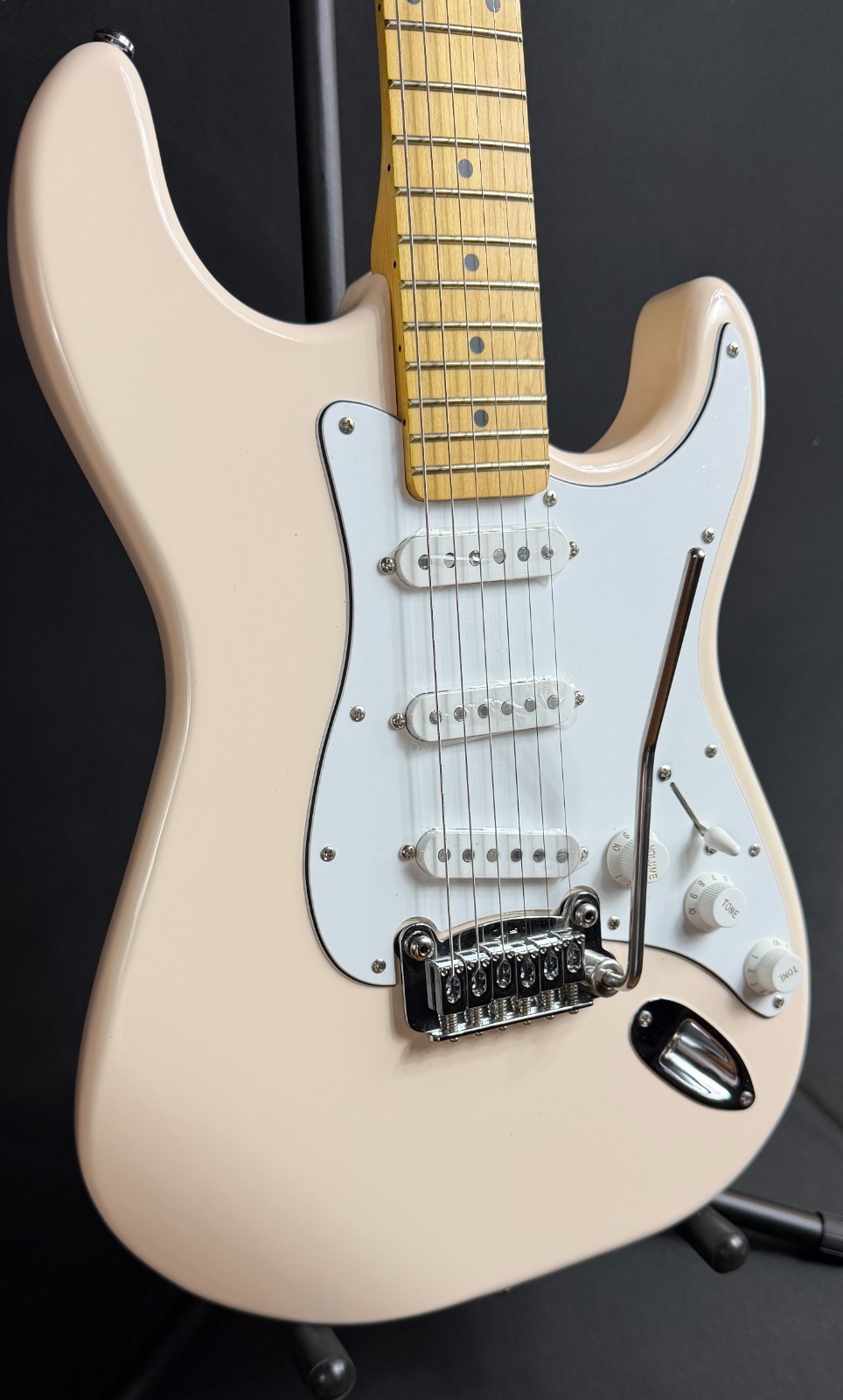 G&L Tribute Legacy Electric Guitar Olympic White Finish (780)