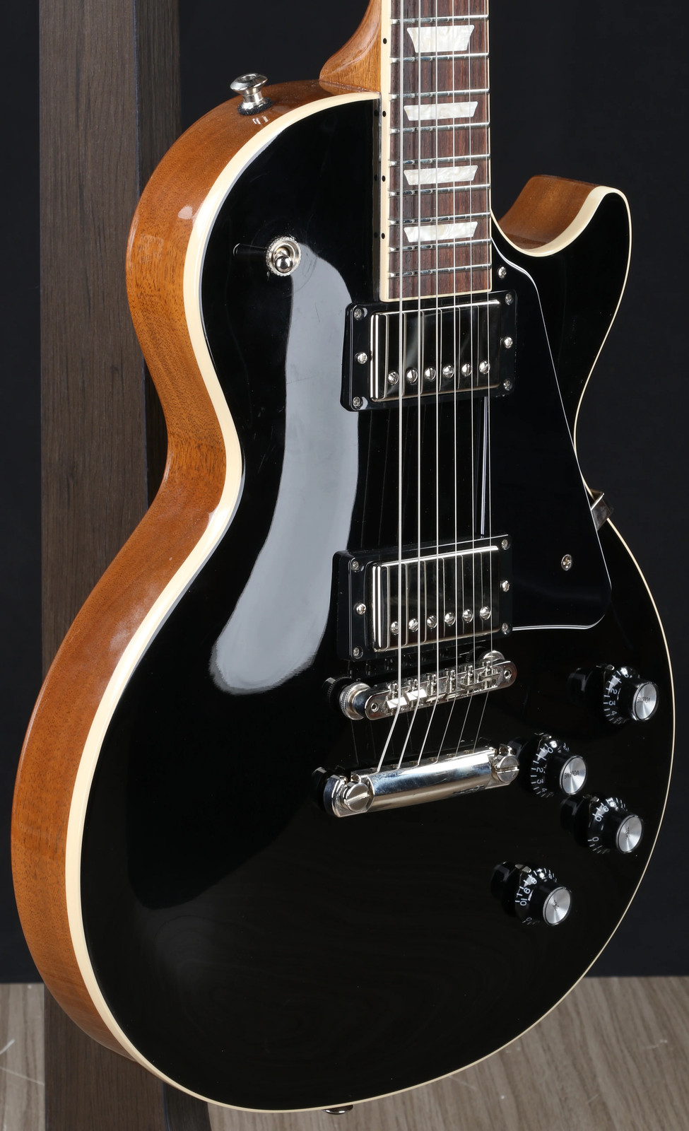 Gibson Les Paul Standard ’60s Plain Top Electric Guitar w/ Case – Ebony – Plek’d