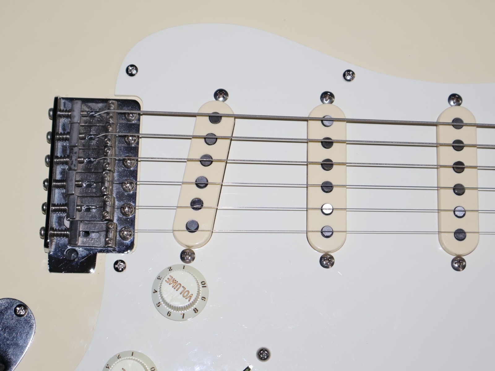 86-87 MIJ Japan Fender Squier Stratocaster ST-357 A Series Olympic White Gigbag!