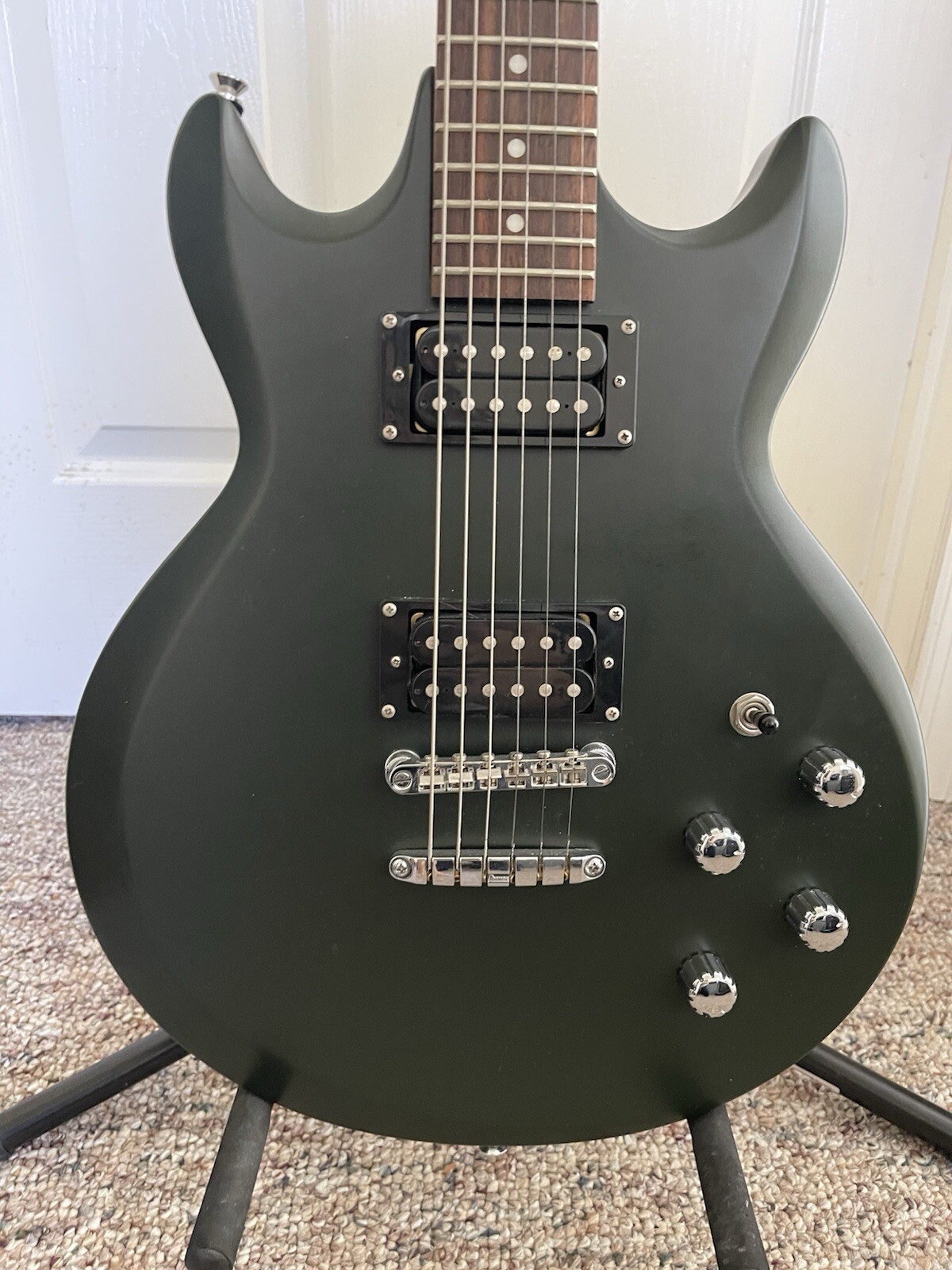 Ibanez Gio GAX70 GSF electric guitar. Dark Green Shadow Color.