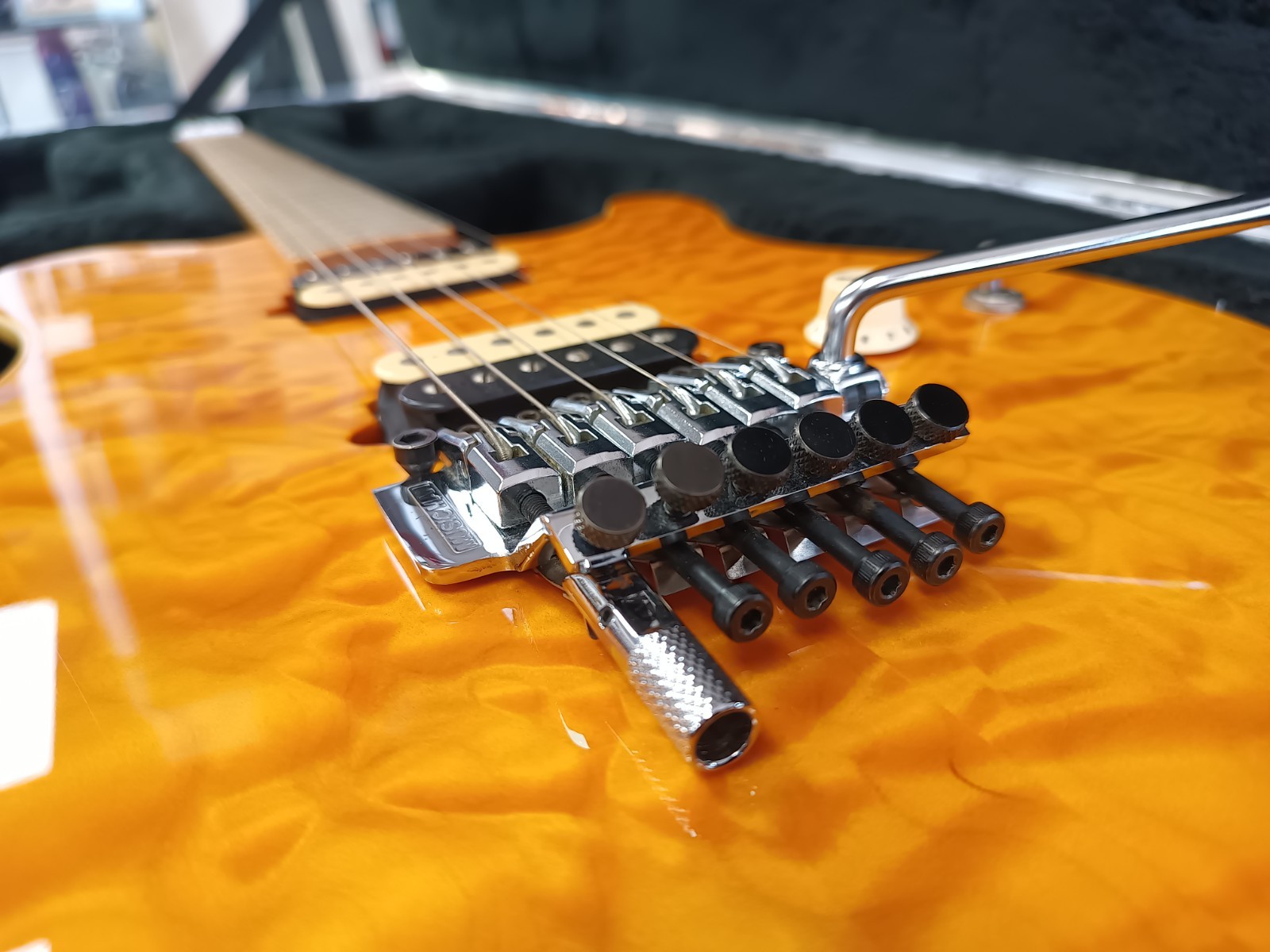 Ernie Ball Music Man Axis Trans Amber Solid Body Electric Guitar 2002 USA