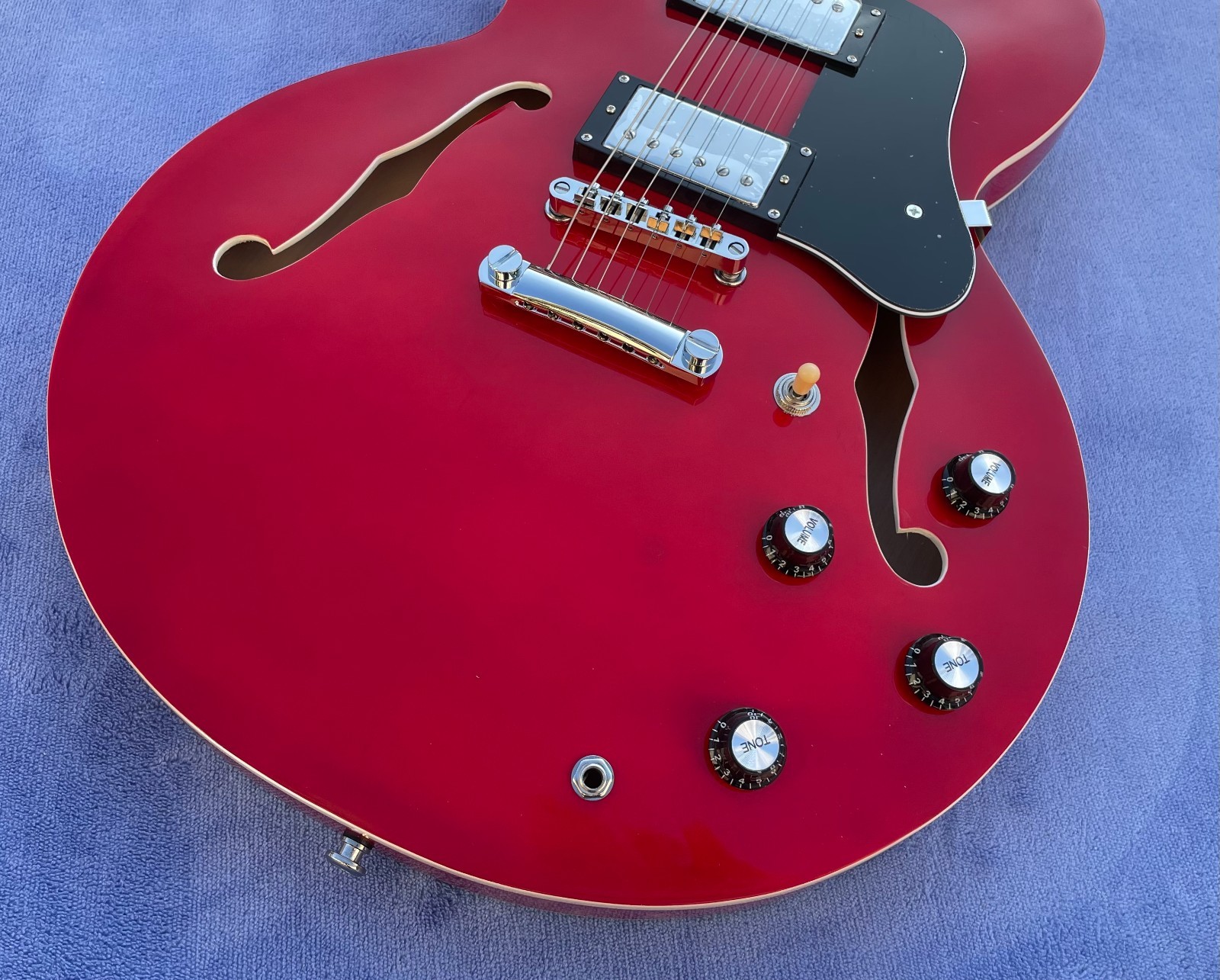 6 Strings Electric Jazz Guitar Bone Nut Semi Hollowbody Glossy Finished Guitarra
