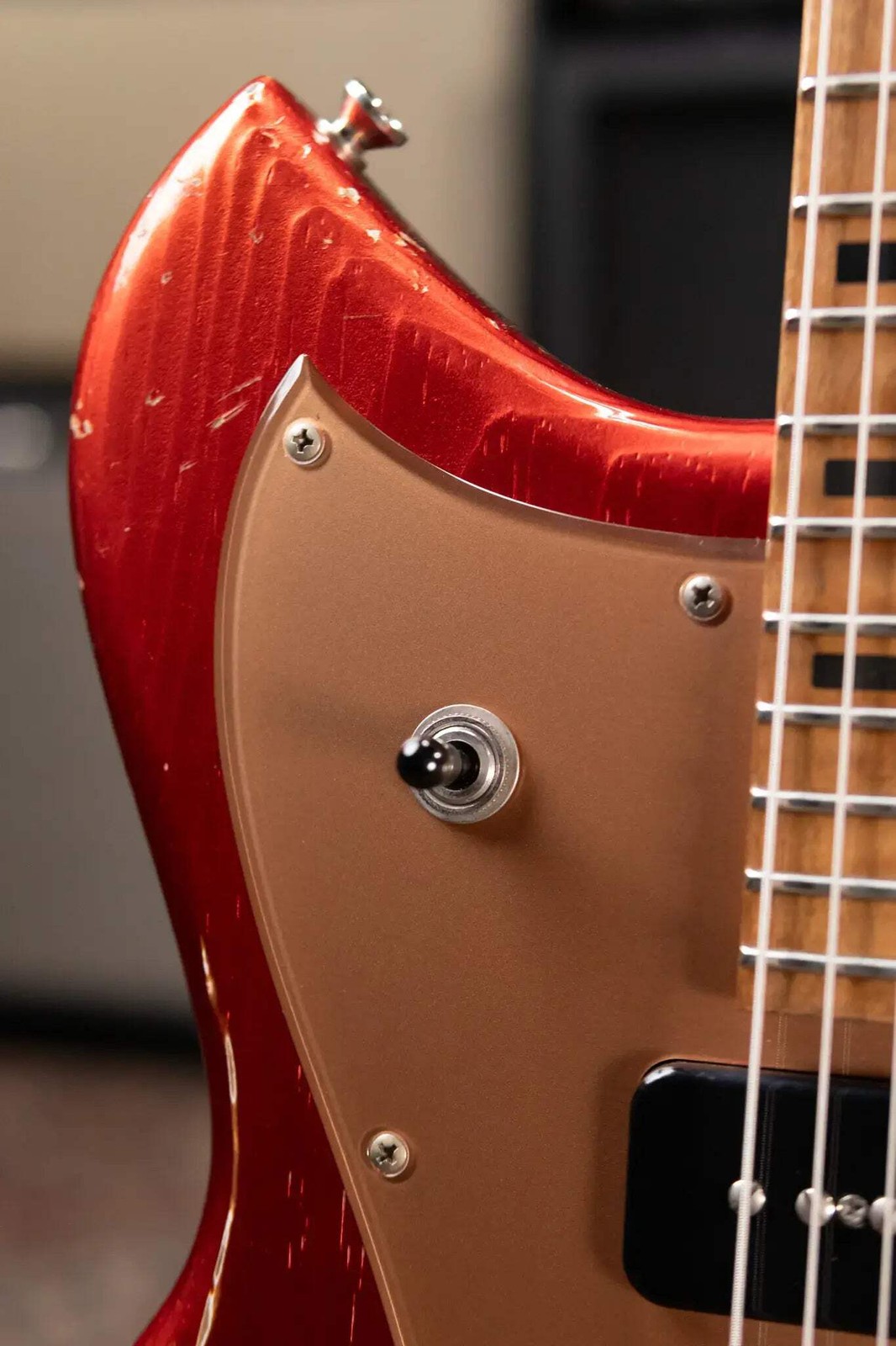 Novo Custom Shop Serus J Medium Distress Electric Guitar – Candy Apple Red with