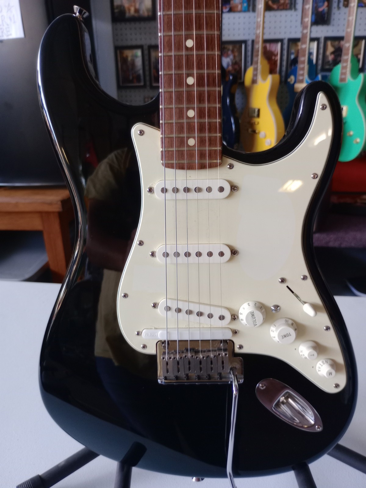 Fender Standard Roland Ready Stratocaster 2006 Black *** FREE SHIPPING ***