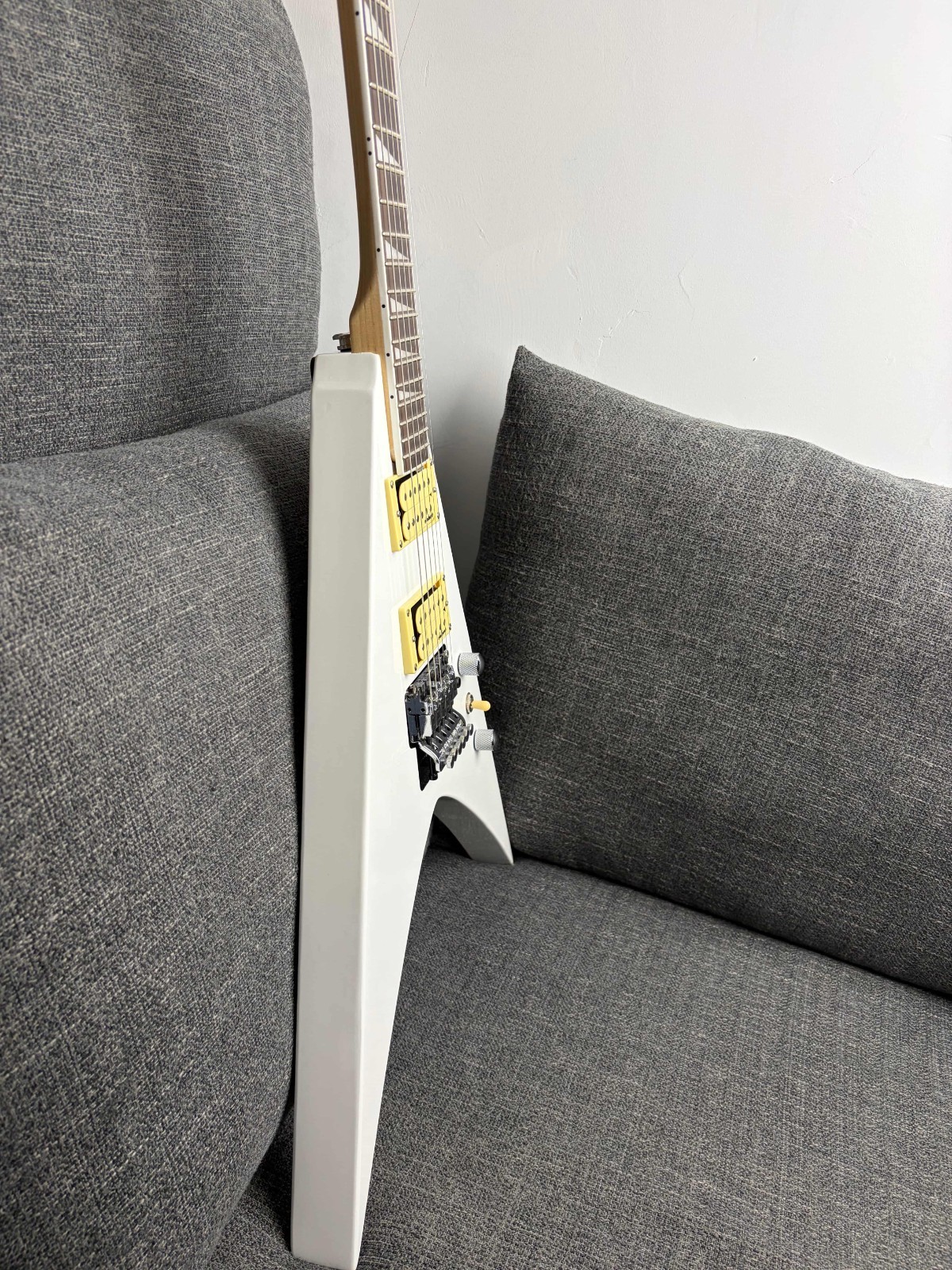 White Jk Flying V King V Electric Guitar Glossy Floyd Rose Vibrato