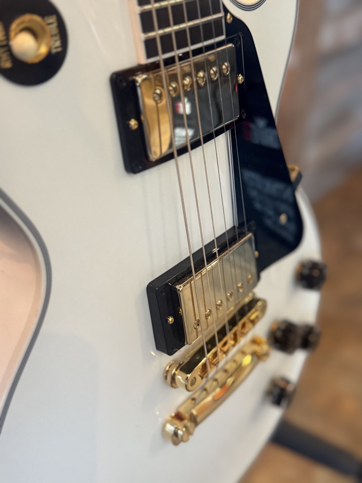Gibson Les Paul Custom Shop Electric Guitar Alpine White W Case & COA