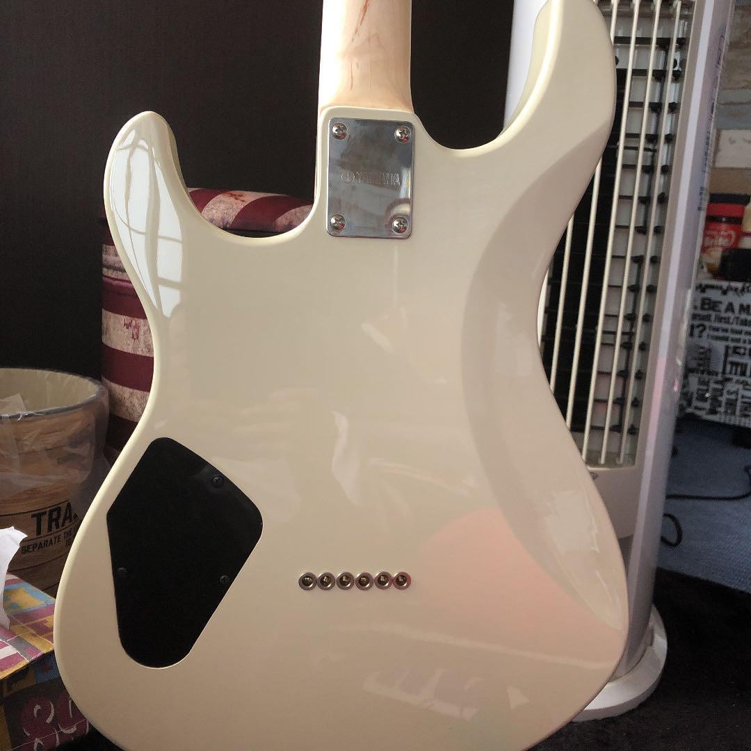Electric Guitar Yamaha Pacifica 311H VW Vintage White Made in Indonesia