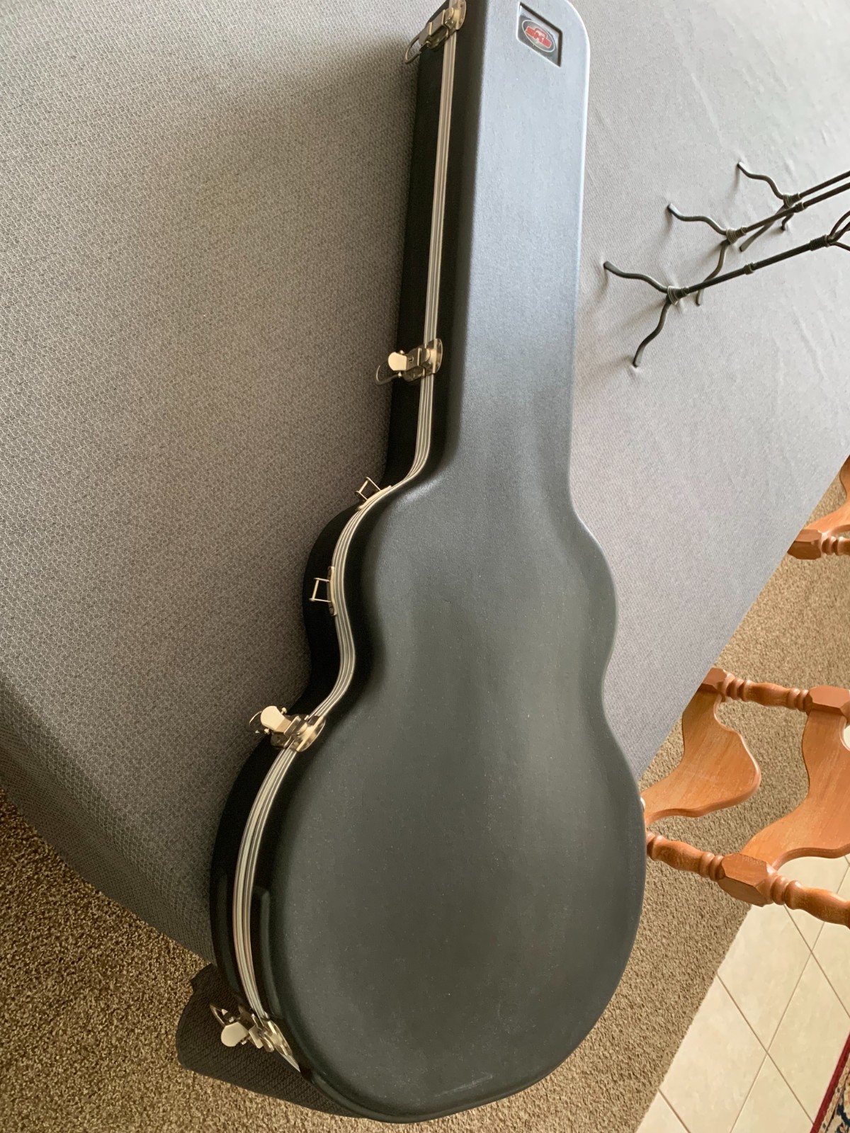 EPIPHONE BY GIBSON ELECTRIC GUITAR-BLACK- WITH SKB CASE
