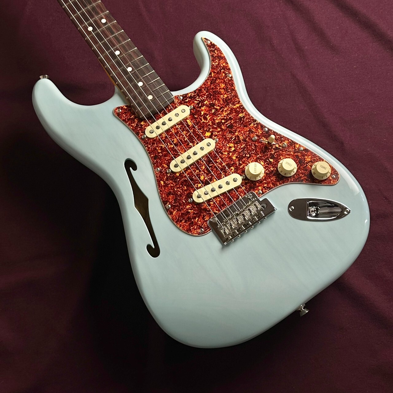 Fender LTD AMERICAN PROFESSIONAL II STRATOCASTER THINLINE Transparent Daphne Blu