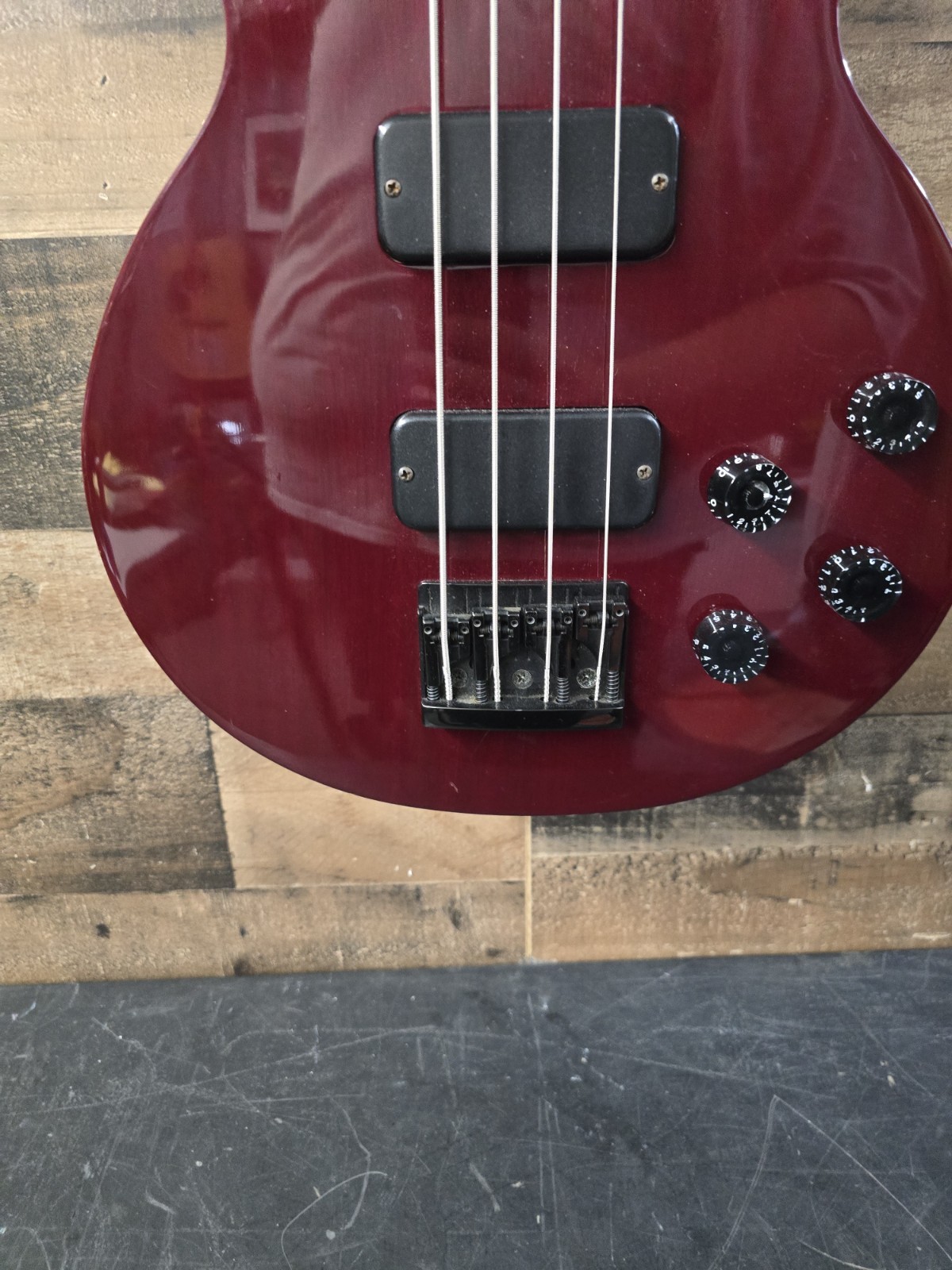 1997 Gibson Les Paul 4-String Electric Bass Guitar Wine Red W/ OHSC
