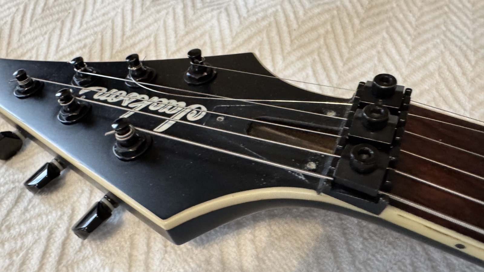 Jackson SLATXMG3-6 Active EMG’sUS NeckThru