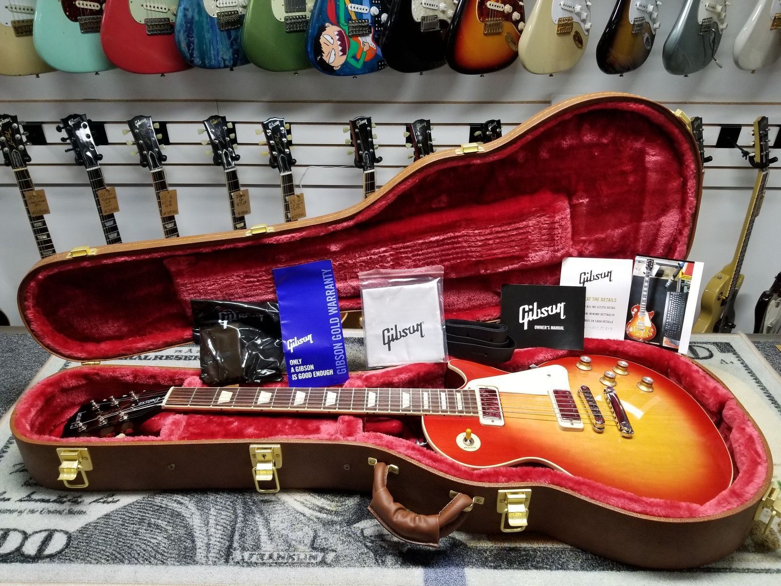 2021 Gibson Les Paul Deluxe Beautiful Guitar! Iconic Look and Tone (234)