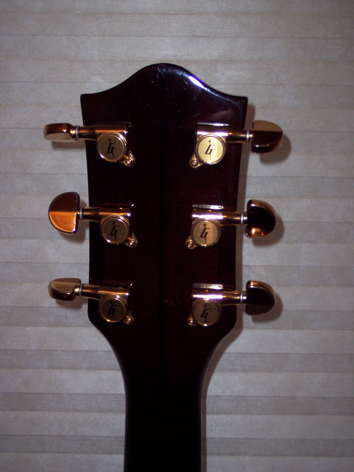 Gretsch G6122-1962 Country Classic 11 Double Cutaway Walnut stain, seldom used