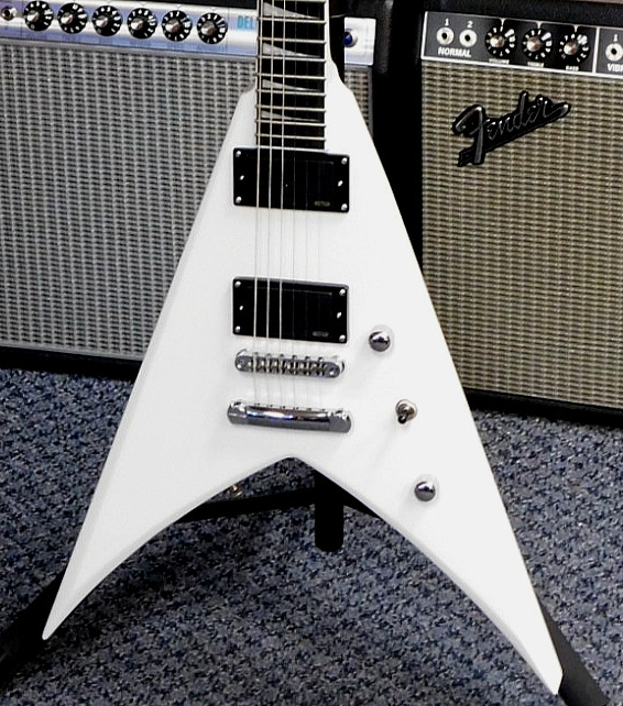 2026 Jackson Pro Series King V KVTMG Electric Guitar! Active EMG’s! Snow White!