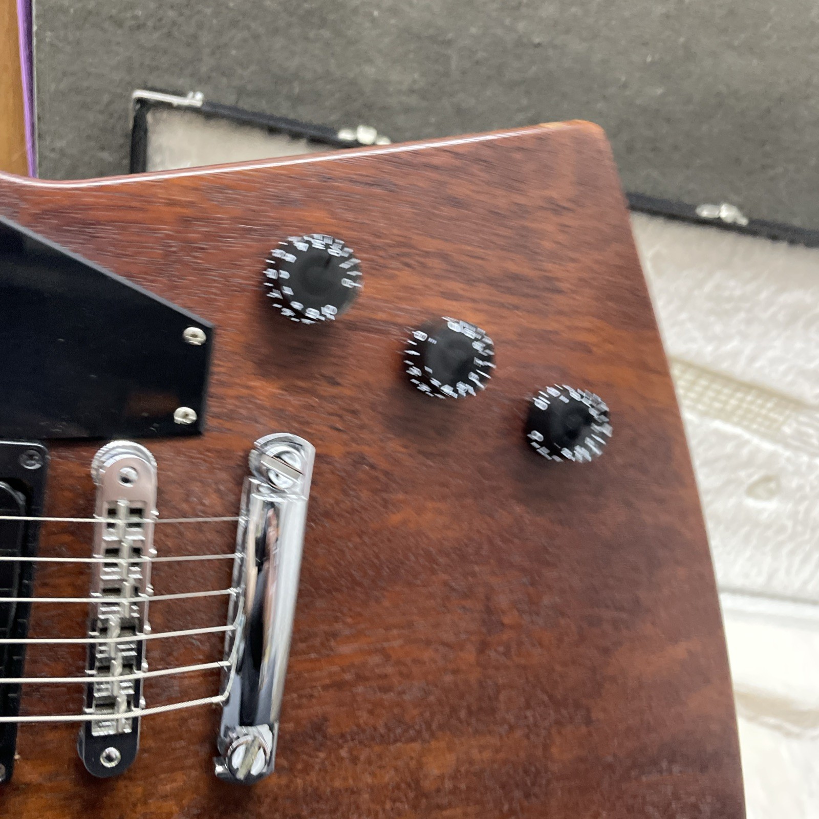 Gibson 2008 Studio Explorer – Faded – Black Sabbath Edit. W/ Case