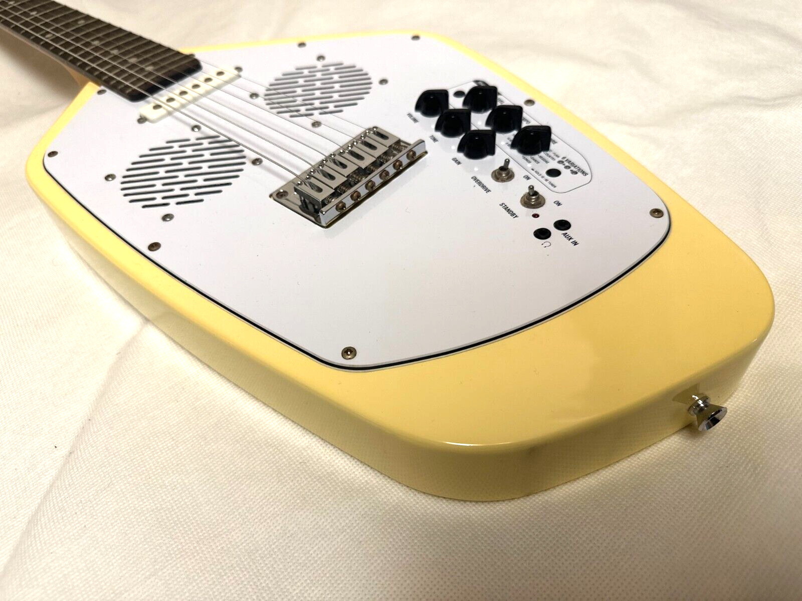 VOX APACHE-2 Phantom Guitar Vintage White Built-in Speaker Battery Drive