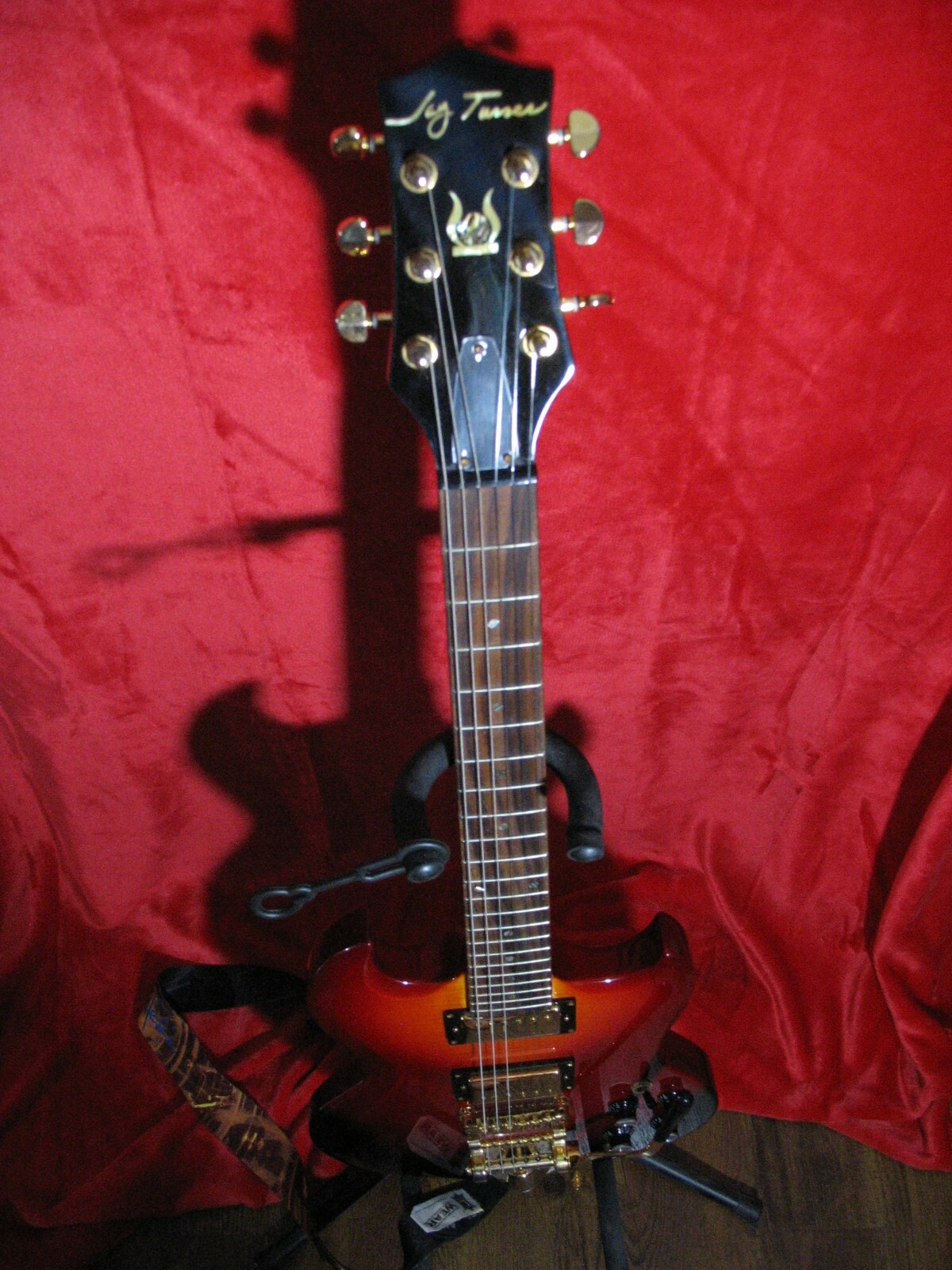 Guitar,Elec. ” Jay Turser JT55 C – FIREBURST , no longer made” Original,NEW