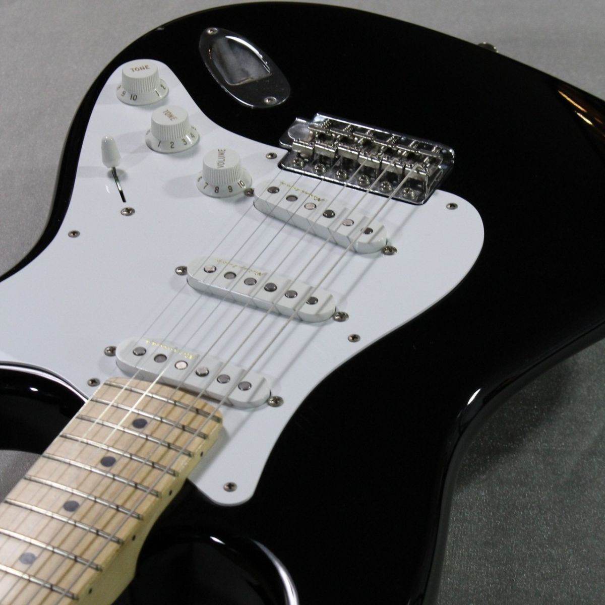 Fender Eric Clapton Stratocaster “BLACKIE” Used Alder w/Hard case