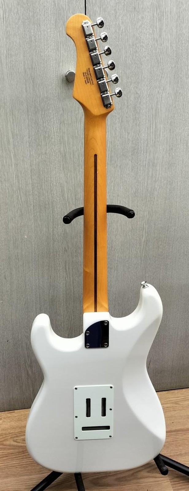 HISTORY HST-STANDARD Used Basswoodbody Maple neck Rosewood fingerboard w/Gigcase
