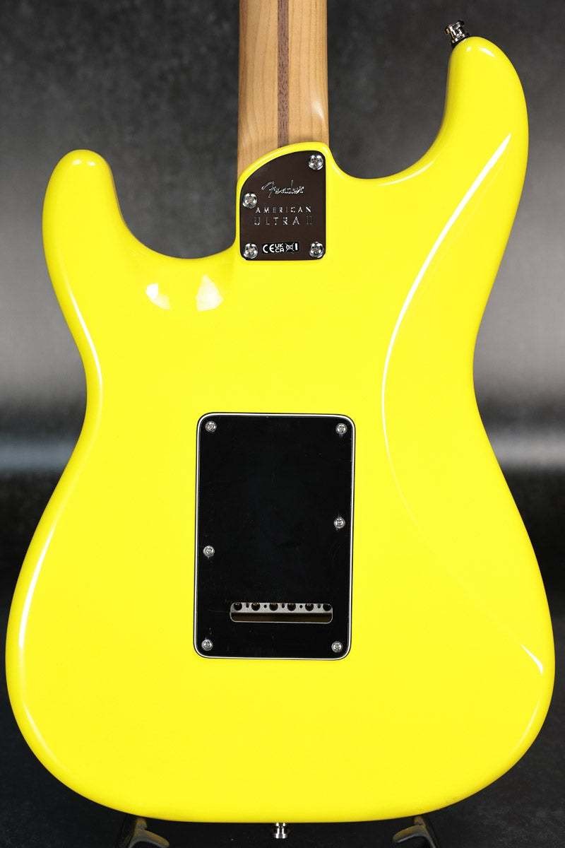 Fender Limited Edition American Ultra II Stratocaster HSS Roasted Maple Fingerbo
