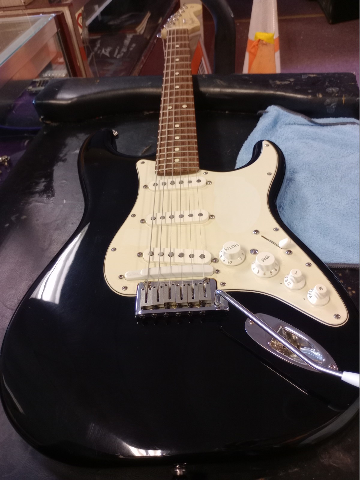 Fender Standard Roland Ready Stratocaster 2006 Black *** FREE SHIPPING ***